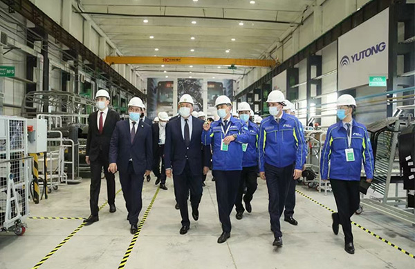 El Primer Ministro de Kazajstán presenció la inauguración de la Planta de CKD