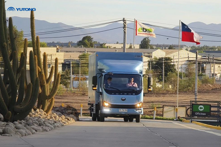 Una delegación latinoamericana en China visita Yutong y experimenta de cerca la extraordinaria fuerza de la «Fabricación Inteligente de China»