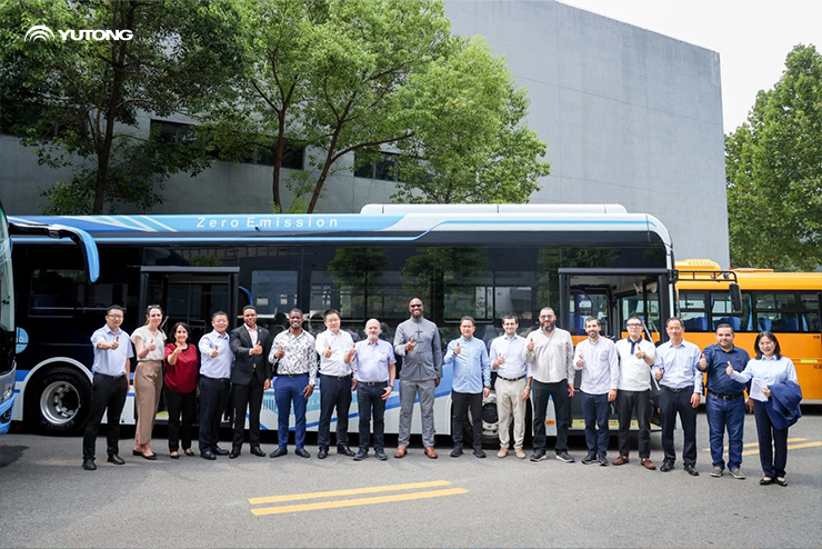 Una delegación latinoamericana en China visita Yutong y experimenta de cerca la extraordinaria fuerza de la «Fabricación Inteligente de China»