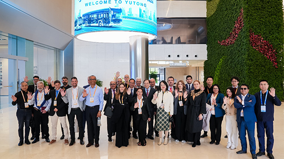 Delegación Latinoamericana Visita Yutong para Explorar Soluciones de Transporte Sostenible