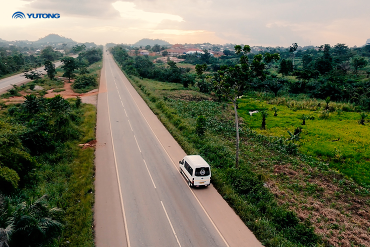 El van de Yutong demuestra su valía en las carreteras de Ghana: ¡fiabilidad, eficiencia de combustible y comodidad!
