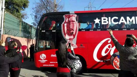 Yutong Bus ocupa el primer lugar en la industria en la exportación de autobuses a Chile, y transportó a la selección nacional de Chile luego de la victoria