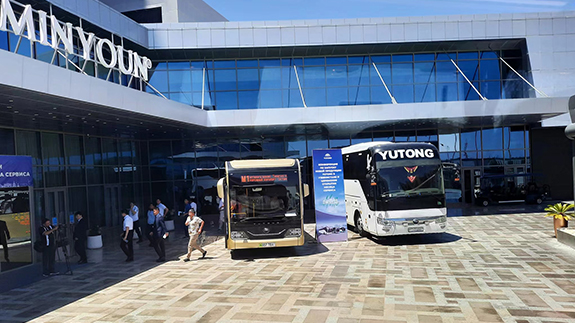 YUTONG celebró la Conferencia de Lanzamiento de Vehículo Nuevo en Uzbekistán