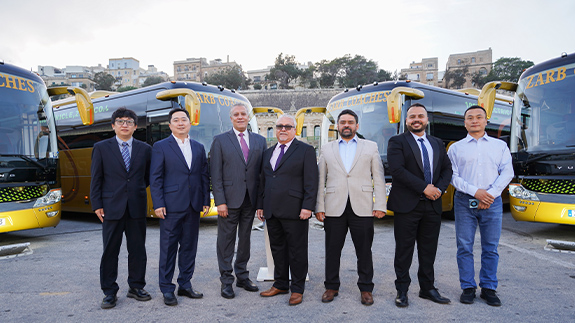 Ceremonia de entrega del Autocar Eléctrico Yutong ICE12 en Malta