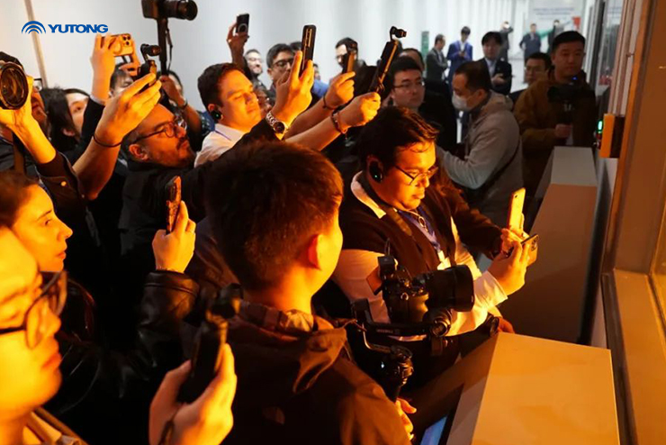 Grupo de medios de comunicación de diez países latinoamericanos visitan Yutong y se centran en la innovación tecnológica de la nueva energía