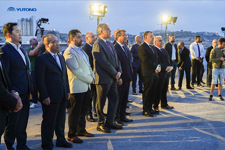 Ceremonia de entrega del Autocar Eléctrico Yutong ICE12 en Malta