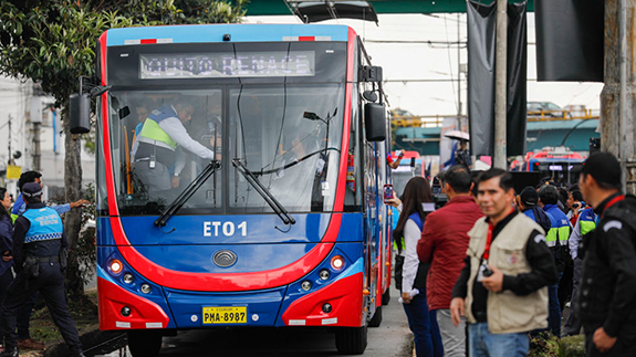 Los trolebuses de doble potencia de Yutong celebran su histórico debut en Quito