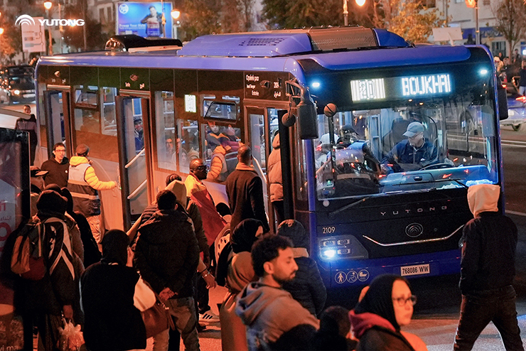 723 autobuses Yutong proporcionan transporte de primera calidad para el torneo internacional de fútbol africano