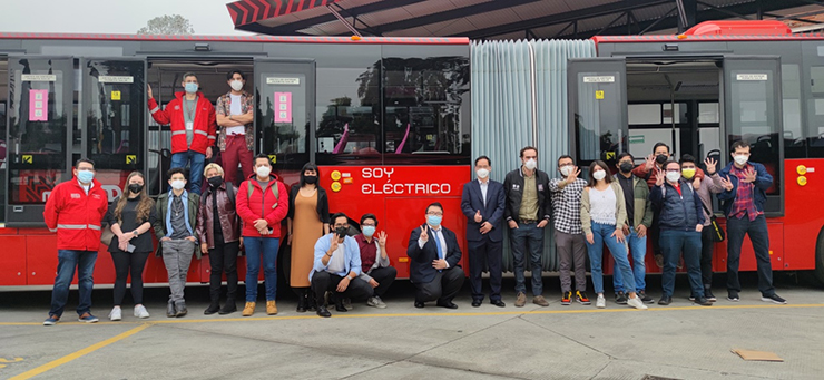 Se entregaron y pusieron en servicio oficialmente 10 autobuses BRT completamente eléctricos de 18 metros de Yutong en Ciudad de México. Que es el primer proyecto de BRT completamente eléctrico de 18 metros con alto andén lanzado oficialmente en el mundo