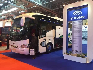 Autobuses Yutong en exposición de Birmingham, Inglaterra