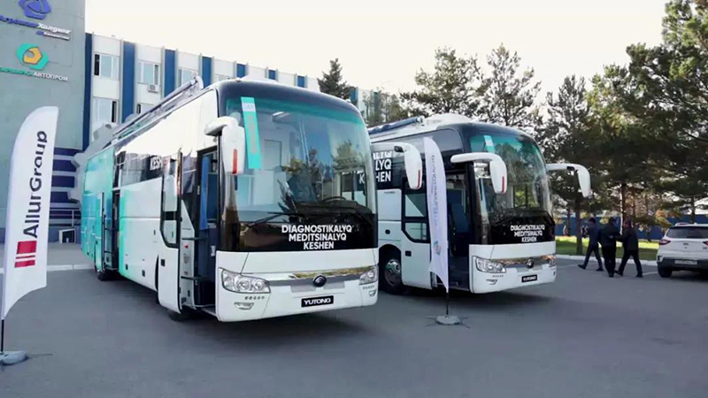 ¡La mayor entrega a nivel mundial! 100 vehículos de examen físico Yutong llegan a Kazajistán para luchar contra la COVID-19