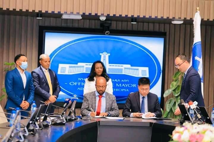 Yutong y la ciudad Addis Ababa de Etiopía firmaron un contrato de compra de 110 autobuses