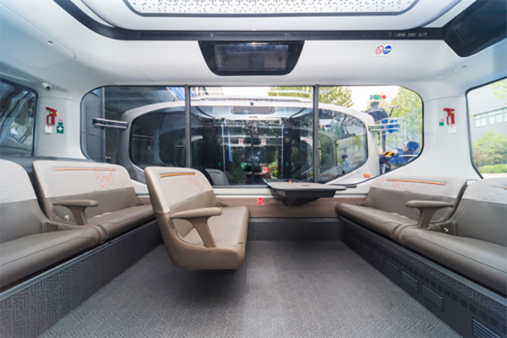 El Primer Ministro de Singapur, Lee Hsien Loong, prueba el autobús de conducción inteligente Xiaoyu de Yutong