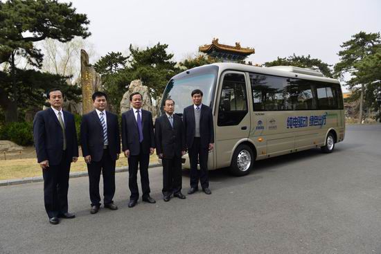 Dos autobuses eléctricos puros de modelo E7 de Yutong han sido entregrados formalmente a La Residencia de Huéspedes de Estado de Diaoyutai