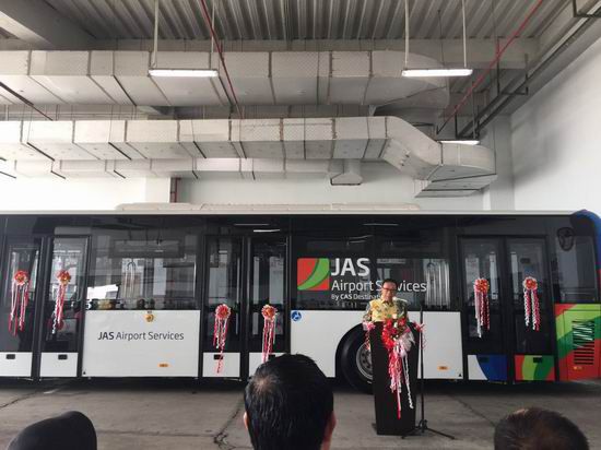 ¡Escolta para los Juegos Asiáticos en Yakarta! Autobuses de aeropuerto Yutong se entregaron a Indonesia por lote